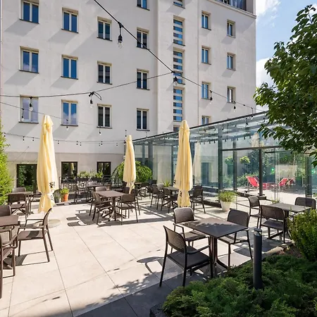 National Stadium 公寓 *